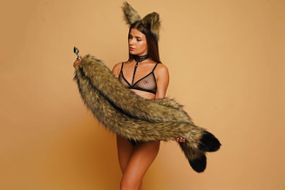 Анальный тройной меховой хвост без пробки, Коричневый с черным кончиком, OKOVA 100 см. Sex Aura