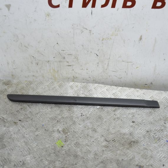 Накладка задніх правих дверей Renault Laguna III 2007-2015 універсал Молдинг дверей задній правий Рено Лагуна 3 828720001R