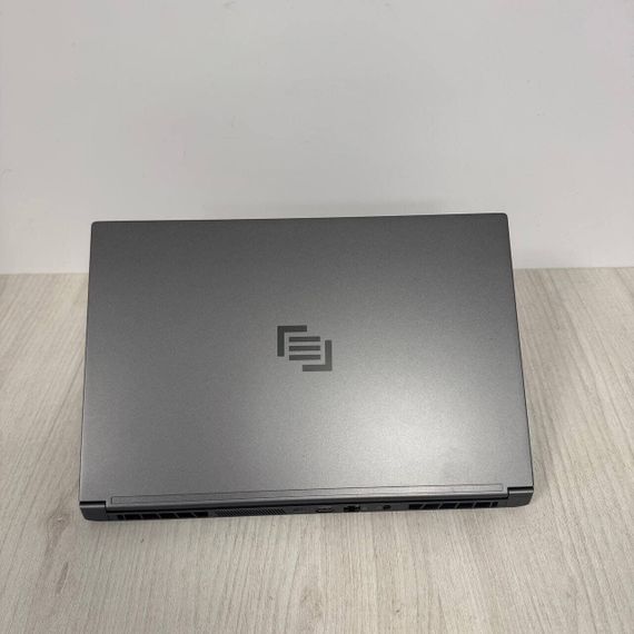 Ігровий ультрабук Maingear Vector Pro MG-VCP15i-3070 / 15.6" (1920x1080) IPS / Intel Core i7-11800H (8 (16) ядер по 2.3 - 4.6 GHz) / 16 GB DDR4 / 512 GB SSD M.2 / nVidia GeForce RTX 3070, 8 GB GDDR6, 256-bit / WebCam б/в | Зображення 8