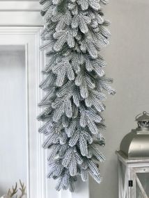 Гирлянда хвойная Traditional пишная литая 2 м заснеженная