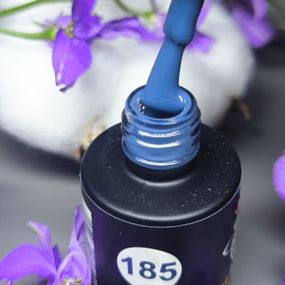 Гель-лак для нігтів Bee Nails 185 (зелена ніагара) 8мл