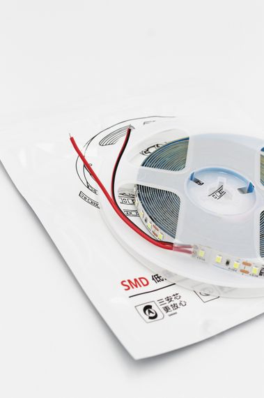 Світлодіодна LED стрічка PROLUM™ 12V; 2835\120; IP20; Series "S", Нейтральний-Білий (3800-4300K) | Зображення 4