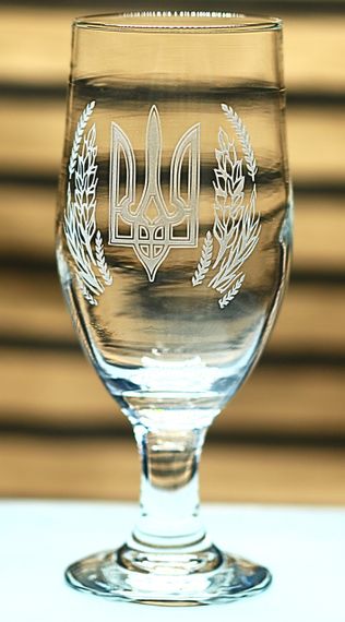 Набір пивних келихів Герб України 330 мл Патріотичні бокали з гравіюванням Подарунок для чоловіка військового | Зображення 7