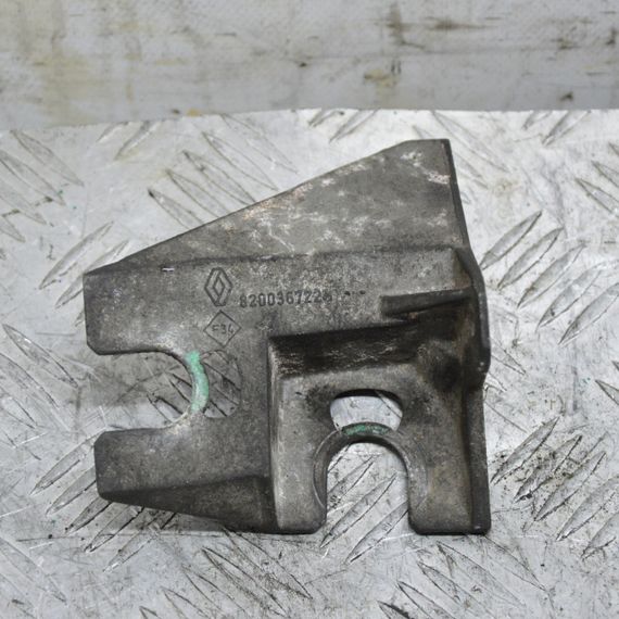 Кронштейн кріплення троса КПП 1.5 DCI Renault Kangoo II 2008-2016 Кронштейн троса КПП Рено Кангу 2 8200367224