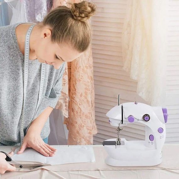 Швейная машинка со столом 250 Вт, Mini Sewing SM202A / Домашняя мини машинка для шитья с педалью | Зображення 1