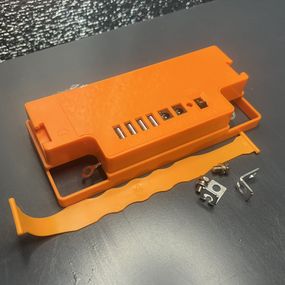 Кришка для акумулятора з USB та DC роз'ємами (альтернативне джерело живлення)