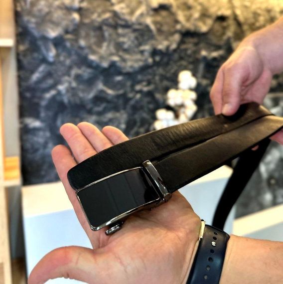 Мужской кожаный ремень с пряжкой автомат 3733 | Зображення 2