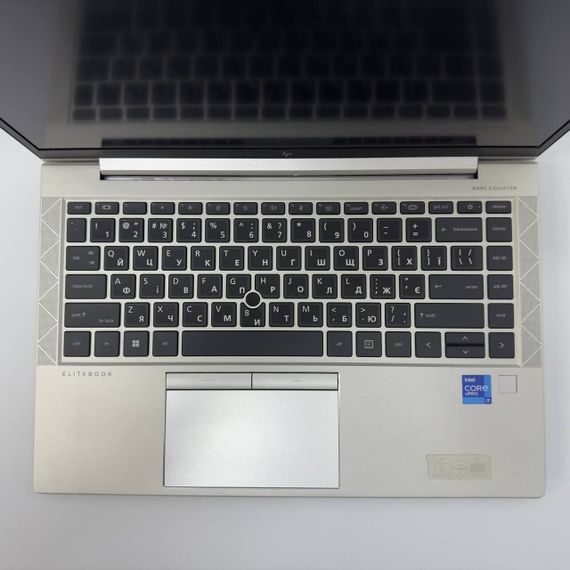 Ультрабук HP EliteBook 840 G8 / 14" (1920x1080) IPS / Intel Core i7-1185G7 (4 (8) ядра по 3.0 - 4.8 GHz) / 16 GB DDR4 / 512 GB SSD / Intel Iris Xe Graphics / WebCam б/в + Подарунок Мишка та килимок | Зображення 3