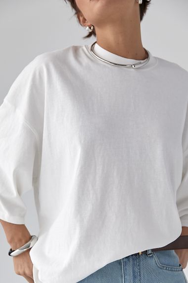 Жіноча футболка оверсайз із декоративним швом на спині - молочний цвет, ONE SIZE (є розміри) | Зображення 3