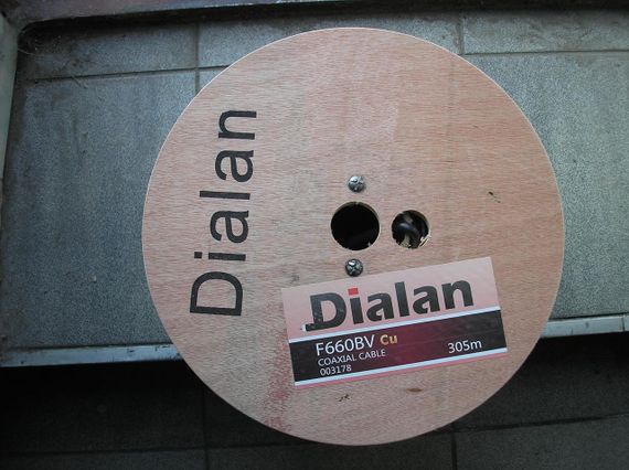 Коаксіальний кабель Dialan F660BV Cu 1.02 мм 75 Ом 305 м чорний