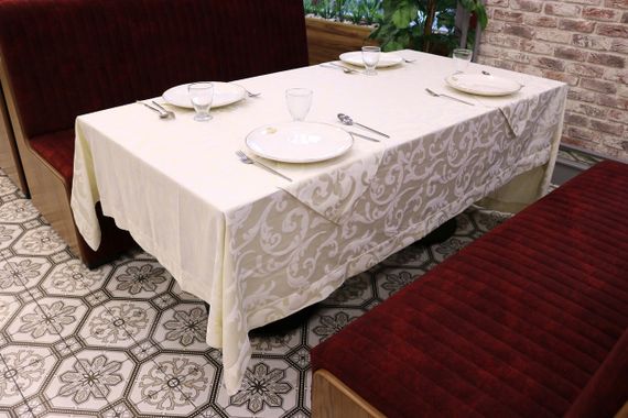Скатертина Kayra жакардова "Вензель" з серветками 160 х 285см, кремова | Зображення 1