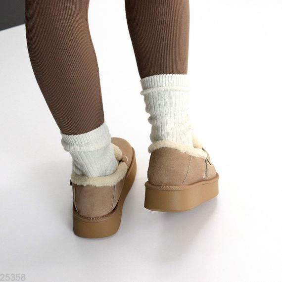 Бежевые замшевые угги автоледи на утолщенной подошве | Зображення 4