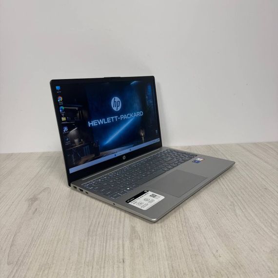 Ультрабук Б-класс HP 15-fd0182wm / 15.6" (1920x1080) IPS / Intel Core i7-1355U (10 (12) ядер по 3.7 - 5.0 GHz) / 16 GB DDR4 / 1000 GB SSD / Intel Iris Xe Graphics / WebCam б/у | Зображення 5