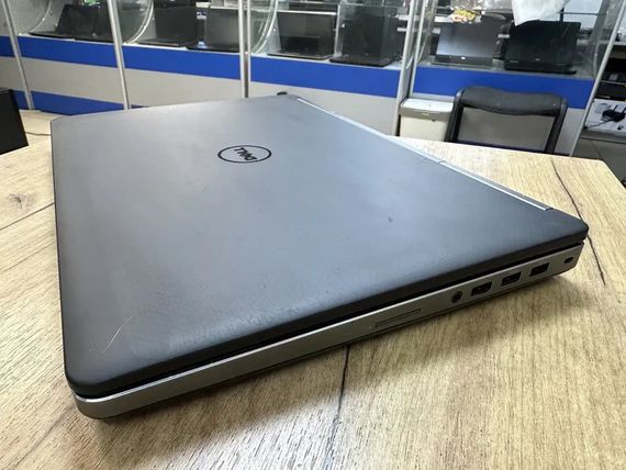 Ноутбук  Dell Precision 7520 15,6" IPS intel i7 7920HQ/8Gb/512SSD/Quadro M1200  Б/В | Зображення 2