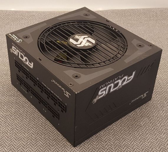 Блок питания Seasonic Focus Plus Platinum 650W (SSR-650PX) / 650W / 24+4(4)+4(8) pin б/у | Зображення 3