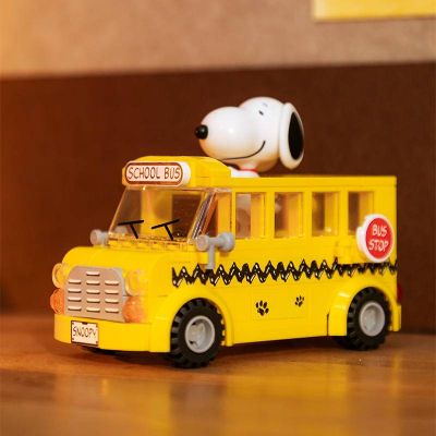 Конструктор Pantasy Snoopy - Школьный автобус (86906) | Зображення 1