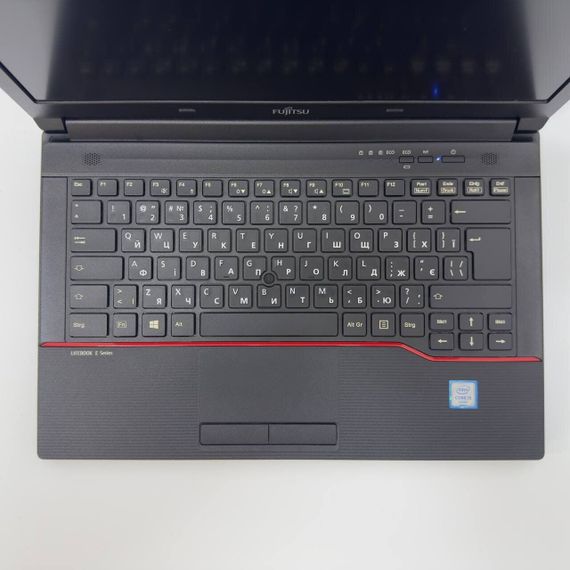 Ультрабук Fujitsu LifeBook E Series / 14" (1920x1080) IPS / Intel Core i5-6200U (2 (4) ядра по 2.3 - 2.8 GHz) / 8 GB DDR4 / 256 GB SSD / Intel HD Graphics 520 / WebCam б/в + Подарунок Мишка та килимок | Зображення 3