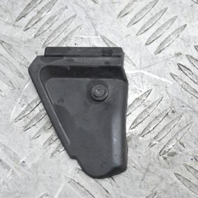 Кронштейн решітки радіатора правий Mazda 6 GH 2008-2012 Кронштейн решітки радіатора Мазда 6 GS1D50665