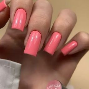 Гель-лак Valeri 054 "Молочна полуниця" 6мл