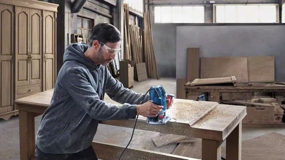 Bosch Фрезер GOF 130, 1300Вт, 11000-28000 об/хв, цанга 6 та 8мм, 3.5кг (0.601.6B7.000) | Зображення 1