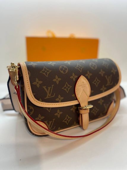 Сумка Louis Vuitton Diane. Коричневый | Зображення 4