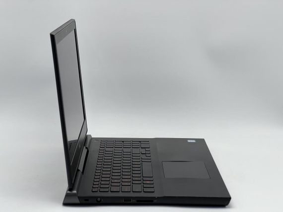 Игровой ноутбук Б-класс Dell Inspiron Gaming 15 7567 / 15.6" (1920x1080) IPS / Intel Core i5-7300HQ (4 ядра по 2.5 - 3.5 GHz) / 16 GB DDR4 / 960 GB SSD / nVidia GeForce GTX 1050, 4 GB GDDR5, 128-bit / WebCam  б/у + Подарок Беспроводная мышь HOCO GM28 | Зображення 2