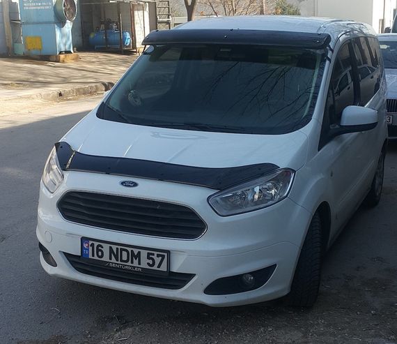 Козырек на лобовое стекло (черный глянец, 5мм) для Ford Courier 2014-2024 гг | Зображення 1