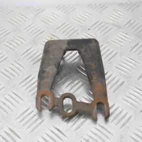 Кронштейн опори двигуна 2.0 DCI Renault Trafic 2000-2014 Кріплення опора мотору Рено Трафік 8200577165