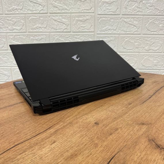Ігровий ноутбук Б-клас Gigabyte Aorus 15P YD / 15.6" (1920x1080) IPS / Intel Core i7-11800H (8 (16) ядер по 2.3 - 4.6 GHz) / 16 GB DDR4 / 512 GB SSD / nVidia GeForce RTX 3080, 16 GB GDDR6, 256-bit / WebCam б/в | Зображення 5