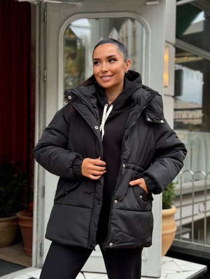 Женская теплая зимняя куртка на кулиске с капюшоном NB24035 цвет черный, размер 46/48 | Зображення 1