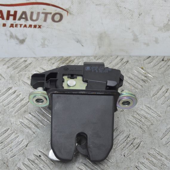 Замок кришки багажника Skoda Fabia II Roomster 1999-2015 Замок багажника Шкода Фабія Румстер 5J0827501B