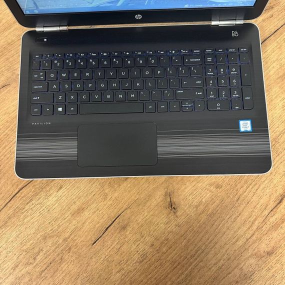 Ноутбук Б-клас HP Pavilion 15-au018wm / 15.6" (1366x768) TN Touch / Intel Core i7-6500U (2 (4) ядра по 2.5 - 3.1 GHz) / 12 GB DDR4 / 256 GB SSD / Intel HD Graphics 520 / WebCam б/в | Зображення 6