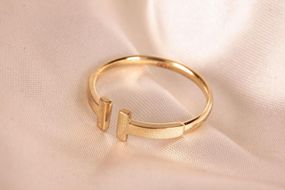 Женское кольцо Tiffany из желтого золота 19.5