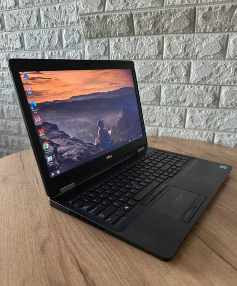 Ноутбук Dell Latitude 5570 15,6" HD i7 6600U 8Gb SSD 256Gb Radeon R7 M360 Б/В | Зображення 1
