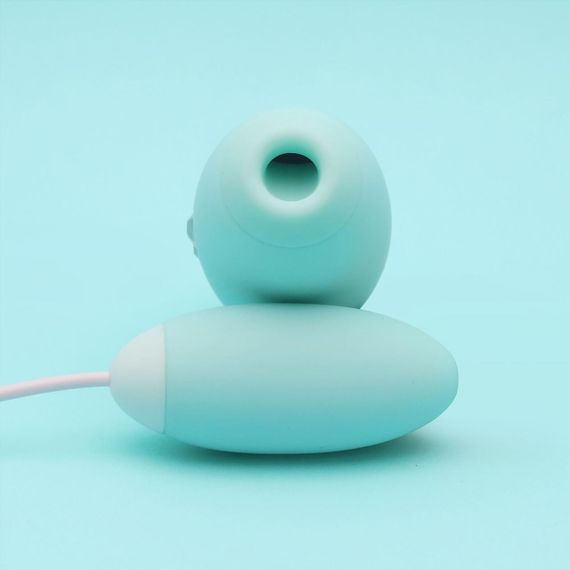 Вакуумний стимулятор з віброяйцем 2-в-1 KissToy Miss VV, Мʼятний | Зображення 3