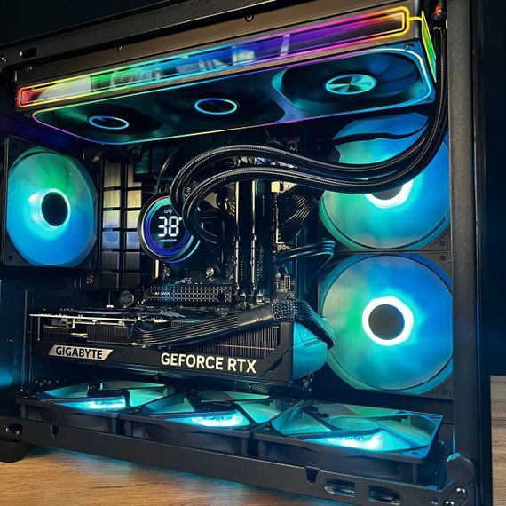 Збірка на замовлення: ігровий ПК AeroCool Dryft Mini Tower / AMD Ryzen 7 7800X3D (8 (16) ядер по 4,2 - 5,0 ГГц) / 32 ГБ DDR5 / 2000 ГБ SSD M.2 / nVidia GeForce RTX 5070, 12 ГБ GDDR7, 192-bit / 750 Вт | Зображення 3