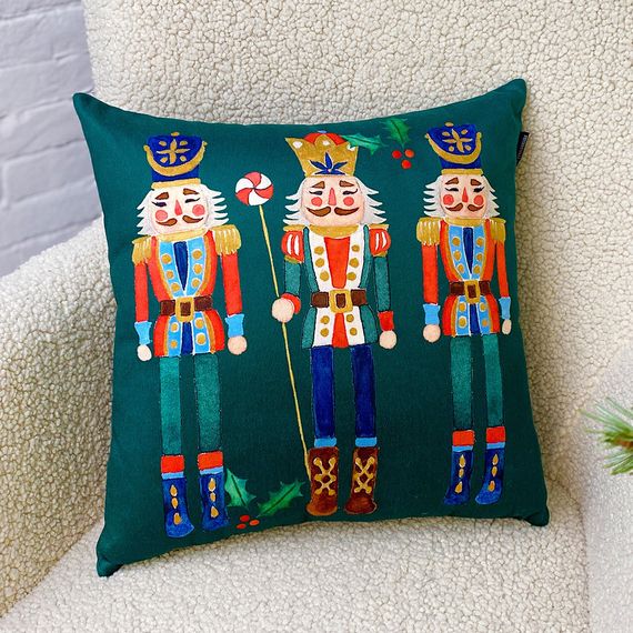 Подушка диванна з оксамиту Лускунчик 45x45 см (45BP_23NG005)