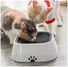 Поїлка непроливайка для собак та кішок з плаваючим диском Миска антипроливайка для води MAGIC BOWL Біла 1,5л | Зображення 5