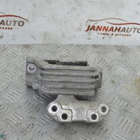 Подушка двигуна права 1.4 16V Peugeot 207 2006-2012 Опора мотора права Пежо 207 9654166080 9680119880