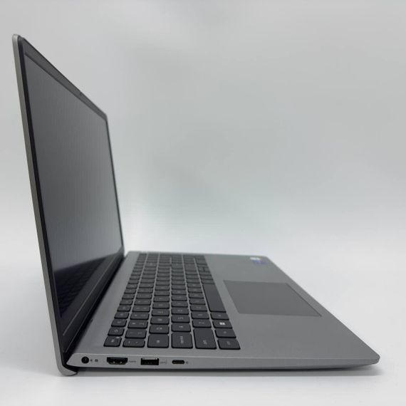 Ультрабук Dell Latitude 5530 / 15.6" (1920x1080) IPS / Intel Core i7-1355U (10 (12) ядер по 3.7 - 5.0 GHz) / 16 GB DDR4 / 256 GB SSD / Intel Iris Xe Graphics / WebCam б/у + Подарок Мышка и коврик | Зображення 6