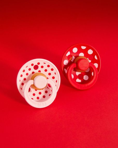 Соска пустушка BIBS Polka Colour Latex кругла 6-18 міс Candy Apple / Blossom | Зображення 3