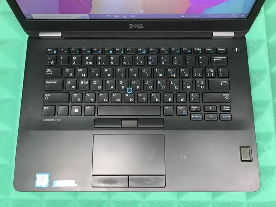 Ультрабук Б-класс Dell Latitude E7470 / 14" (1366x768) TN / Intel Core i5-6300U (2 (4) ядра по 2.4 - 3.0 GHz) / 8 GB DDR4 / 128 GB SSD / Intel HD Graphics 520 / WebCam / Fingerprint / HDMI / miniDP / Windows 10 б/у | Зображення 3