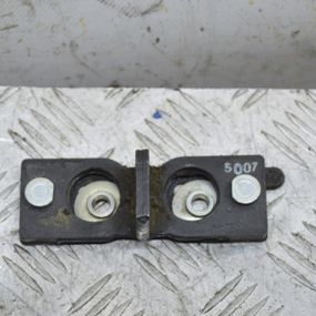 Скоба замка кришки багажника Renault Laguna III 2007-2015 Петля замка багажника Рено Лагуна 3 8200025318