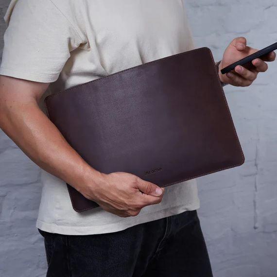 Чохол для ноутбука вінтажний Incarne Gamma Plus MacBook Air 13" 2018-2025 gamma-plus-brown-vintage-air-13 коричневий | Зображення 1