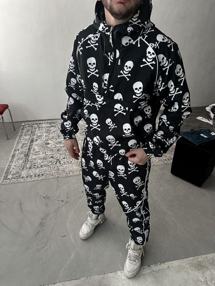 Спортивный костюм