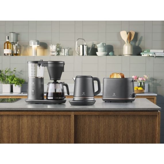 Електрочайник Electrolux, 1,7л, Strix, метал, мат, підтримка темп, чорний (E7K1-6BP) | Зображення 5