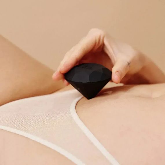 Вібратор для клітора Bijoux Indiscrets Diamond у формі діаманта, чорний, 6,5 см Sex Aura