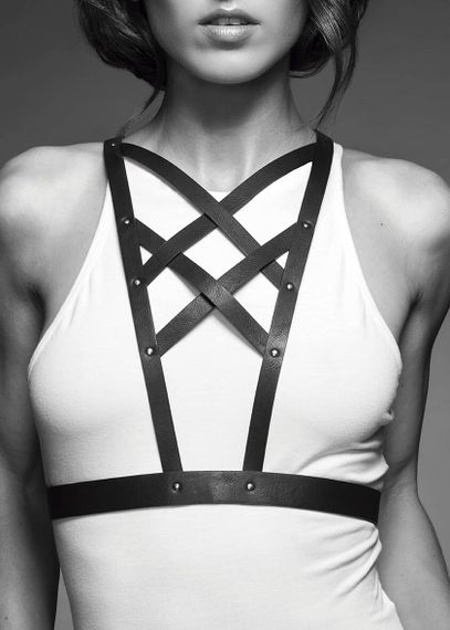 Портупея з екошкіри Bijoux Indiscrets Maze – Cross Cleavage Harness Black, Чорний, One Size, ONE SIZE