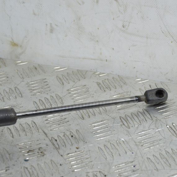 Амортизатор кришки багажника Volkswagen Touran 2003-2010 Газова пружина Фольксваген Туран 1T0827550C | Зображення 2