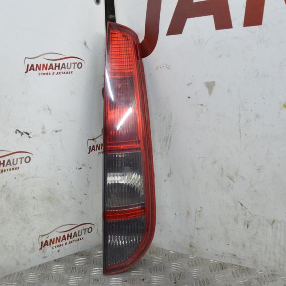 Ліхтар задній правий Ford Focus II 2004-2008 універсал стоп Форд Фокус 2 4M51-13404-F / 4M5113404F